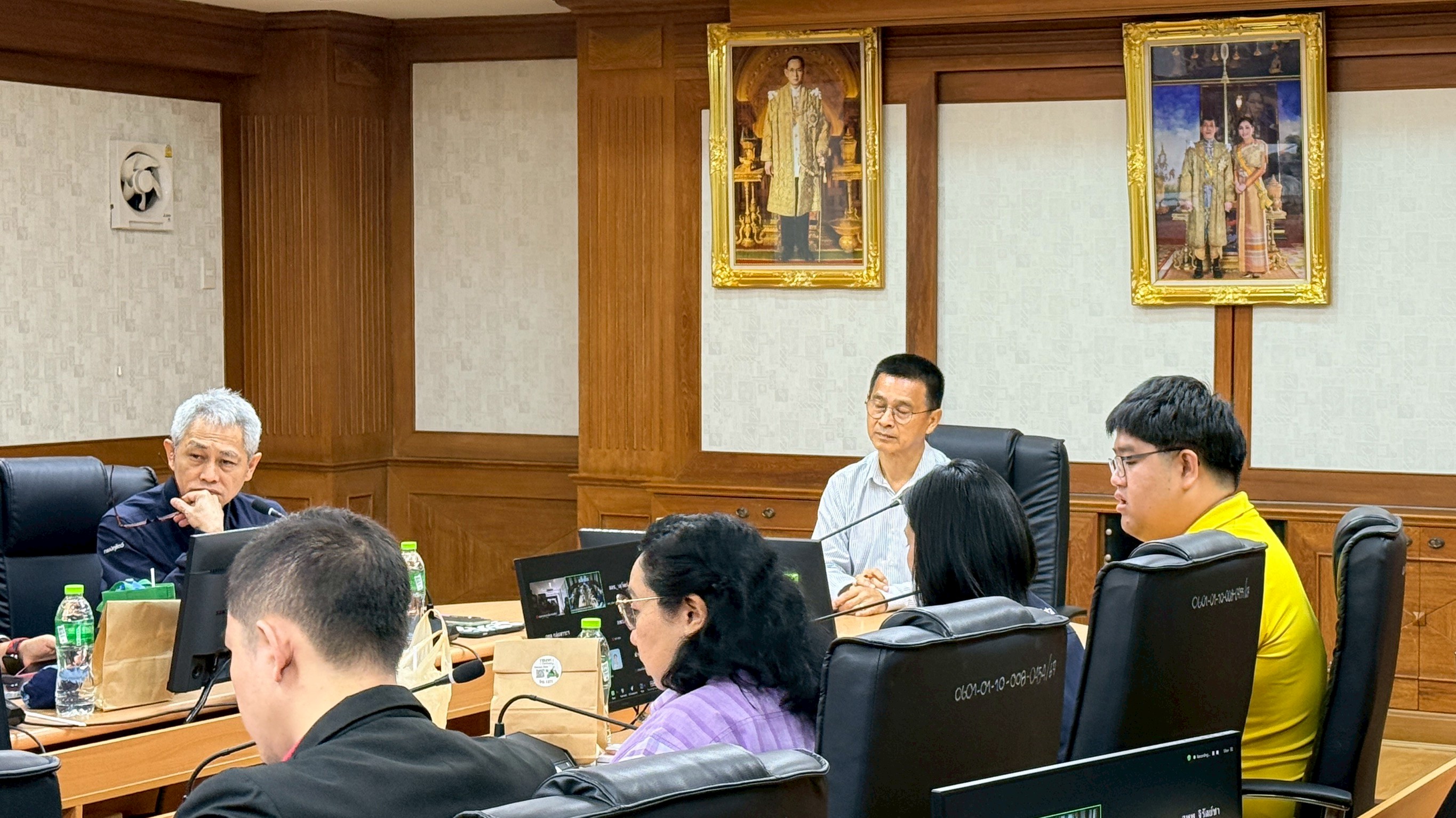 LINE ALBUM prachum khna krrmkar thr rmaphi bal khxmul 251022 2